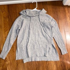 Long-sleeve sweater hoodie